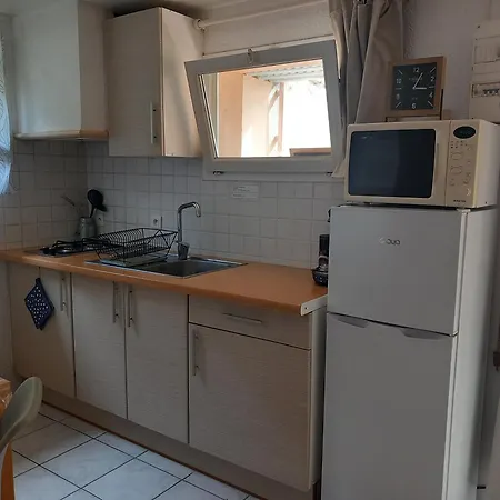 Meuble Independant Confort Classe 2** Lägenhet Aubenas