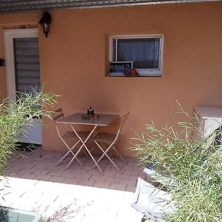 Meuble Independant Confort Classe 2** Apartment